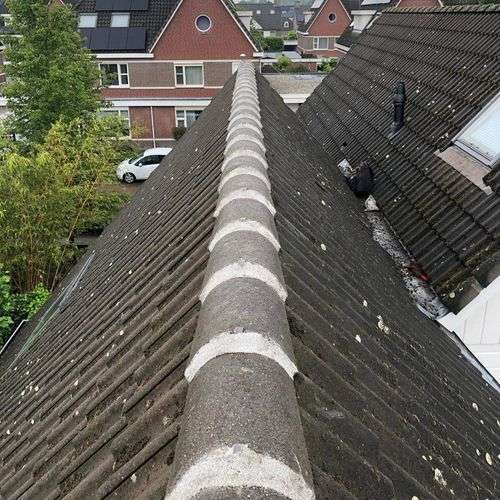 Dakinspectie Zierikzee aan de nokvorsten Dakinspectie Zierikzee aan de nokvorsten